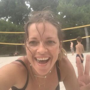 Petra Marklund Instagram - Vi har alltid bästa och sämsta kring matbordet och mitt bästa var att alla var med på volleybollen!! Glad midsommar! ♥️♥️🪭