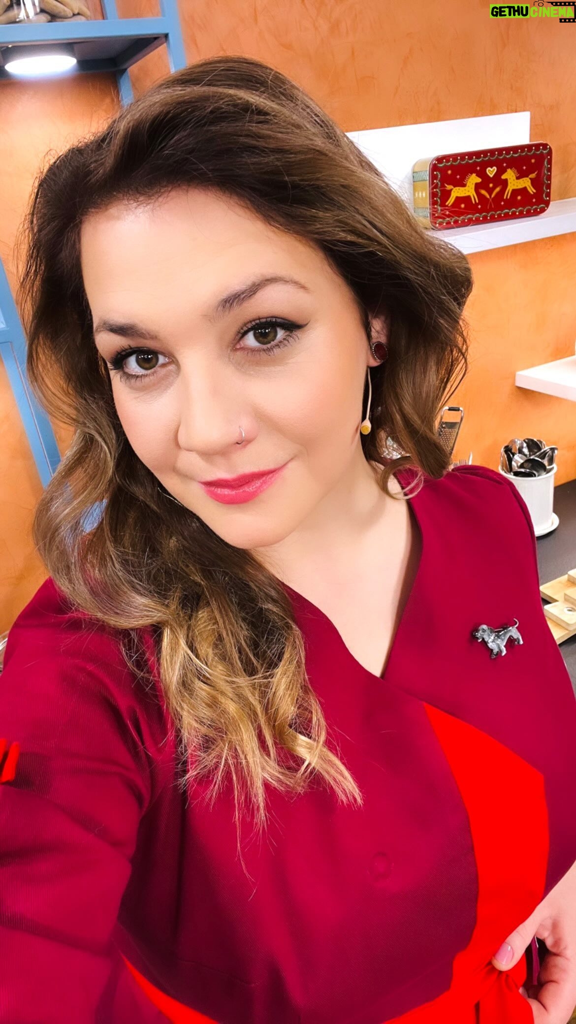 Petra Vindyšová - 86 Likes - Video postup k dnešnímu receptu ze @snidanesnovou
Dobrou chuť! 💚
#petravari #mňamdočíči #snídaně #snidanesnovou #tvshow #chefslife #tvnovaofficial #masterchefcz #tortellini #spinach #ricotta