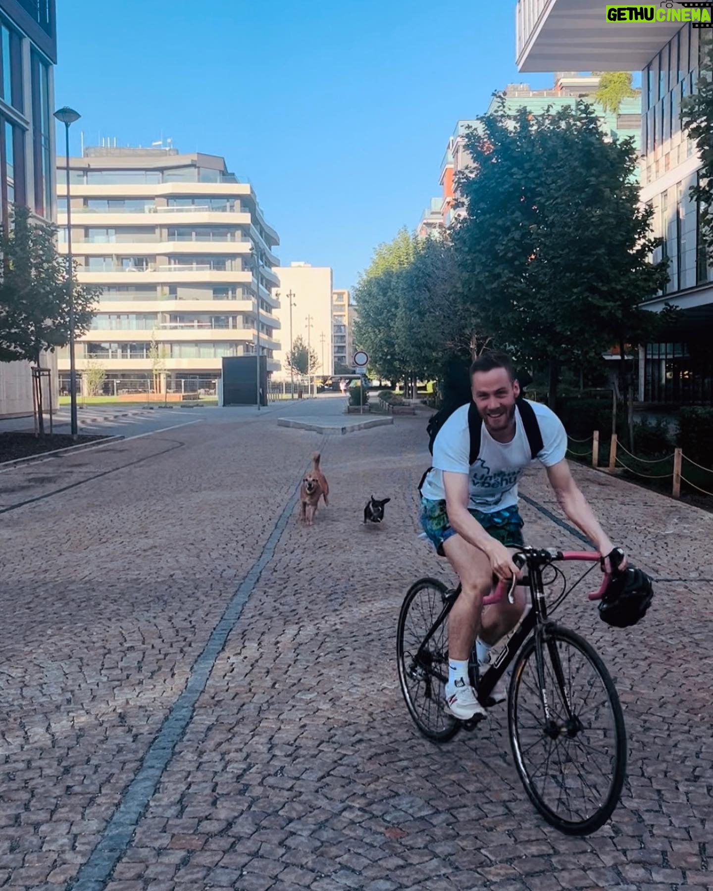 Petra Vindyšová - 111 Likes - Má nejoblíbenější parta a má nejvíc oblíbená fotka ♥️
Je to štěstí 🚴🍀
#bicycle #team #couplegoals #karlin #couple #našlajsem