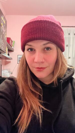 Petra Vindyšová Instagram - Víc a víc mě to poslední dobou táhne k notám. A k mýmu stařičkýmu rozladěnýmu klavíru.
A tak jsem si řekla, že zase začnu pravidelně noty číst, abych to nezapomněla.
A k tomu jsem znovu zjistila, že takhle trávený čas mi dělá neskutečně dobře na duši ♥️

#yiruma #music #piano #musician #musicians #relax #dayoff #myhappyplace