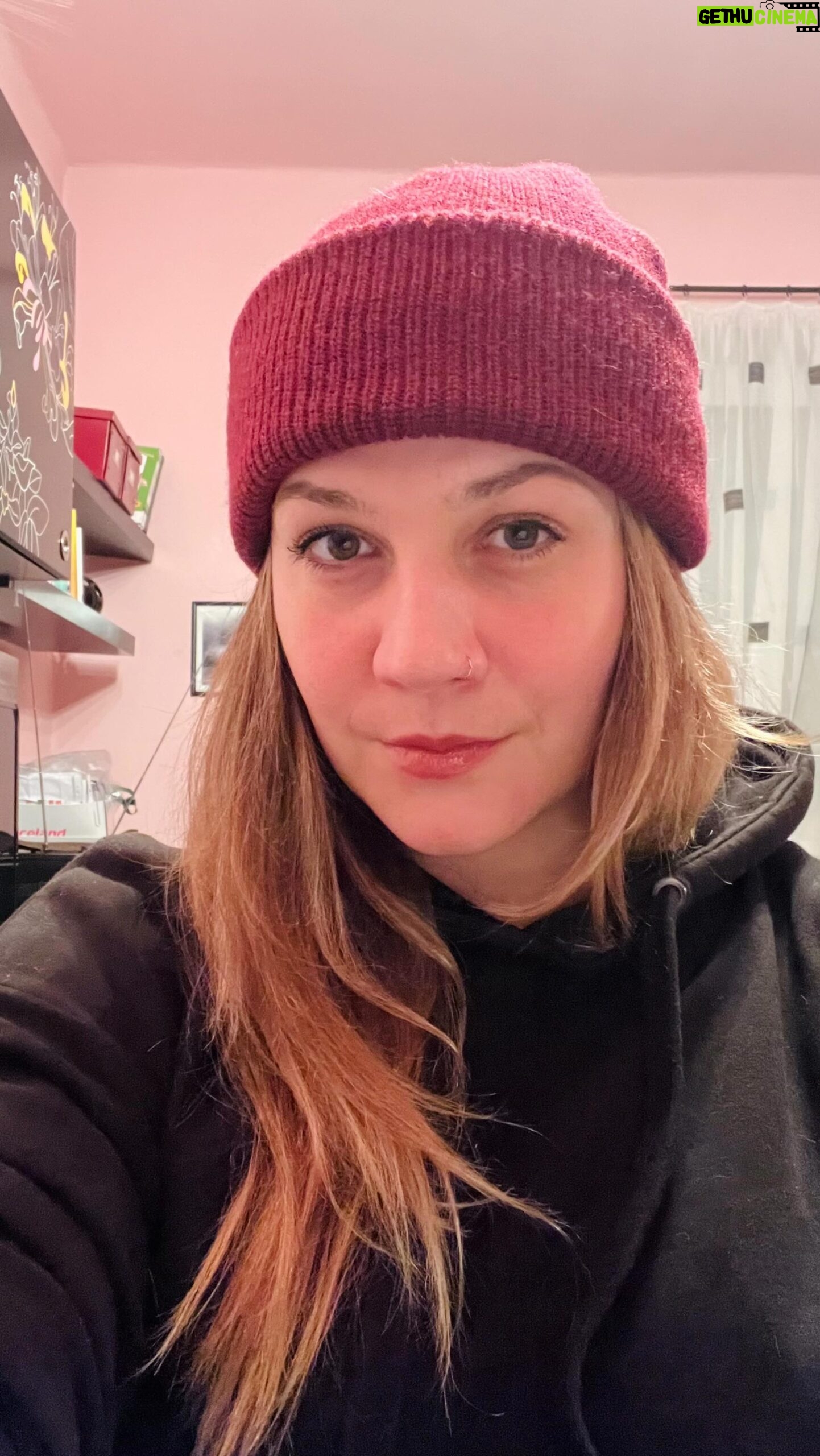 Petra Vindyšová - 279 Likes - Víc a víc mě to poslední dobou táhne k notám. A k mýmu stařičkýmu rozladěnýmu klavíru.
A tak jsem si řekla, že zase začnu pravidelně noty číst, abych to nezapomněla.
A k tomu jsem znovu zjistila, že takhle trávený čas mi dělá neskutečně dobře na duši ♥️
#yiruma #music #piano #musician #musicians #relax #dayoff #myhappyplace