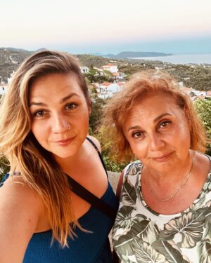 Petra Vindyšová Instagram - Díky mami ♥️
Za to, že jsme spolu zase jely 🌊⚓️
Za podporu vždycky ve všem! 
(Za geny! 😀)

Za tebe!♥️

A zítra už Vám přivezu sluníčko na sobotu do Prahy 🌞
#mama #mom #family #vacation #holiday #summer #still33 #daughter