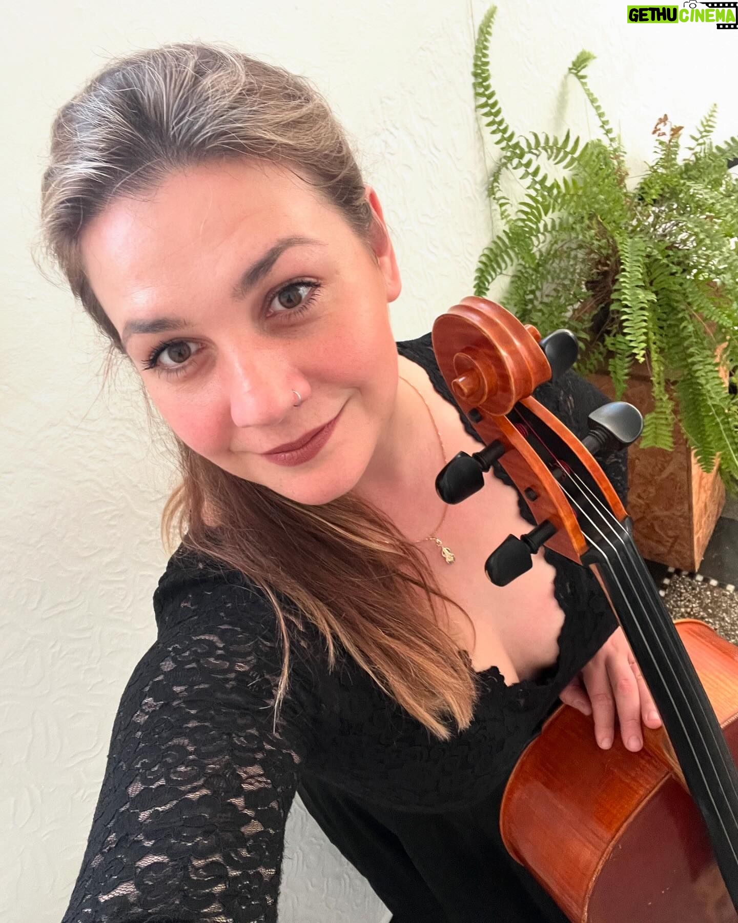 Petra Vindyšová - 251 Likes - Už zase hraju hodně na cello a už zase jsem hodně šťastná ♥️🍀🎵
#musician #music #cello #professional #inlove #myjob #thankful #purehappiness #puravida #job