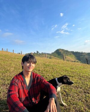 Phachara Suansri Instagram - ขอให้เป็นปีที่ดีสำหรับทุกคนครับ :) Have a good year☀️