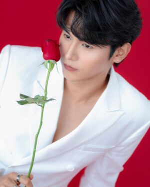Phachara Suansri Instagram - A person who make your heart sing🌹🎶