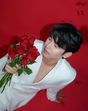Phachara Suansri Instagram - A person who make your heart sing🌹🎶