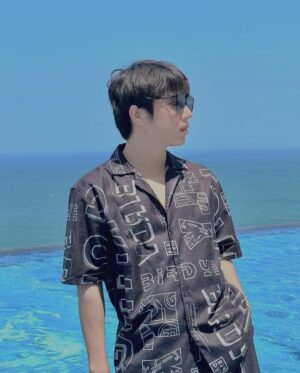 Phạm Thế Bằng Instagram - Em đừng so sánh em với họ
Em ở trong mess, còn họ ở Zalo 😇
