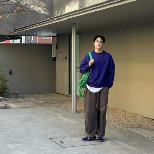 Phanuroj Chalermkijporntavee Instagram - Purple teeth lying on the floor🧠