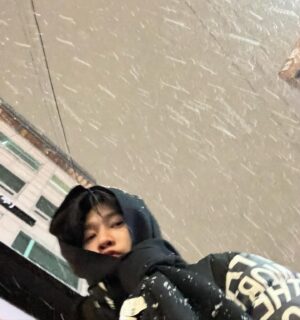 Pharinyakorn Khansawa Instagram - Come out and play👽🧤❄️

#myalienz #mynameis_yim