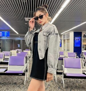 Pheeraya Phuangsombut Instagram - Bye Bye Phuket 🩷🎉🏝️
Jeans: @duangjeanxduangjean 
Dress: @catnardear 
Stylist: @ze.cake92 
Team: @pimmii_pimmii_ @01.08.ikkyu @tacheuya_r @nicky_blackhawk 
.
ณวัฒน์ อิสรไกรศีล - Mr.Nawat Itsaragrisil 
Miss Grand Thailand 
มิสแกรนด์เพชรบุรี - Miss Grand Phetchaburi 
.
#TheGrandConcertLiveinPhuket 
#MGT2024PhuketHostCity
#MGT2024 #UNFORGETABLE
#GrandExperiences
#มิสแกรนด์เพชรบุรี2024
#มิสแกรนด์เพชรบุรี
#มิสแกรนด์ซอฟต์พาวเวอร์ออฟไทยแลนด์ #MissGrandSoftPowerOfThailand
#หมิวพีรญาพวงสมบัติ
#ทุกพื้นที่มีแต่หมิวพีรญา
#MiewP #หมิวพี
#MiewPheeraya #หมิวพีรญา
#ด้อมฟู้ดคอร์ท
#แฟนนางงาม #นางงามมิสแกรนด์ 
#MissgrandThailand2024
#มิสแกรนด์ไทยแลนด์2024
#WeAreGRANDthe1andOnly
#เวทีอันดับ1ของประเทศไทย
#มิสแกรนด์เวทีเพื่อประชาธิปไตย
#missgrandthailand