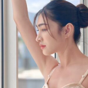 Pheeraya Phuangsombut Instagram - ✨ shine yourself 🌈 @wansirihospital 
.
MUA: @dollachacha 
Hair: @boomthemua