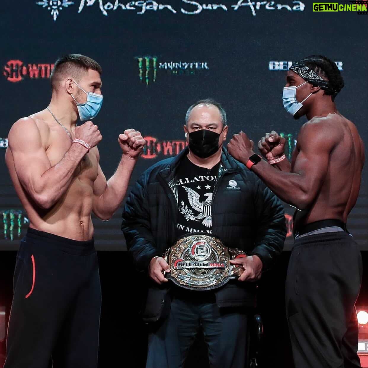 Phil Davis - 1.9K Likes - Weigh ins are over. Now it’s time to eat!
#bellator257 ....
.
.
.
.
.
#mainevent #fighter #fightlife #allornothing
#eyeofthetiger #beastmode #psualumni #psuwrestling