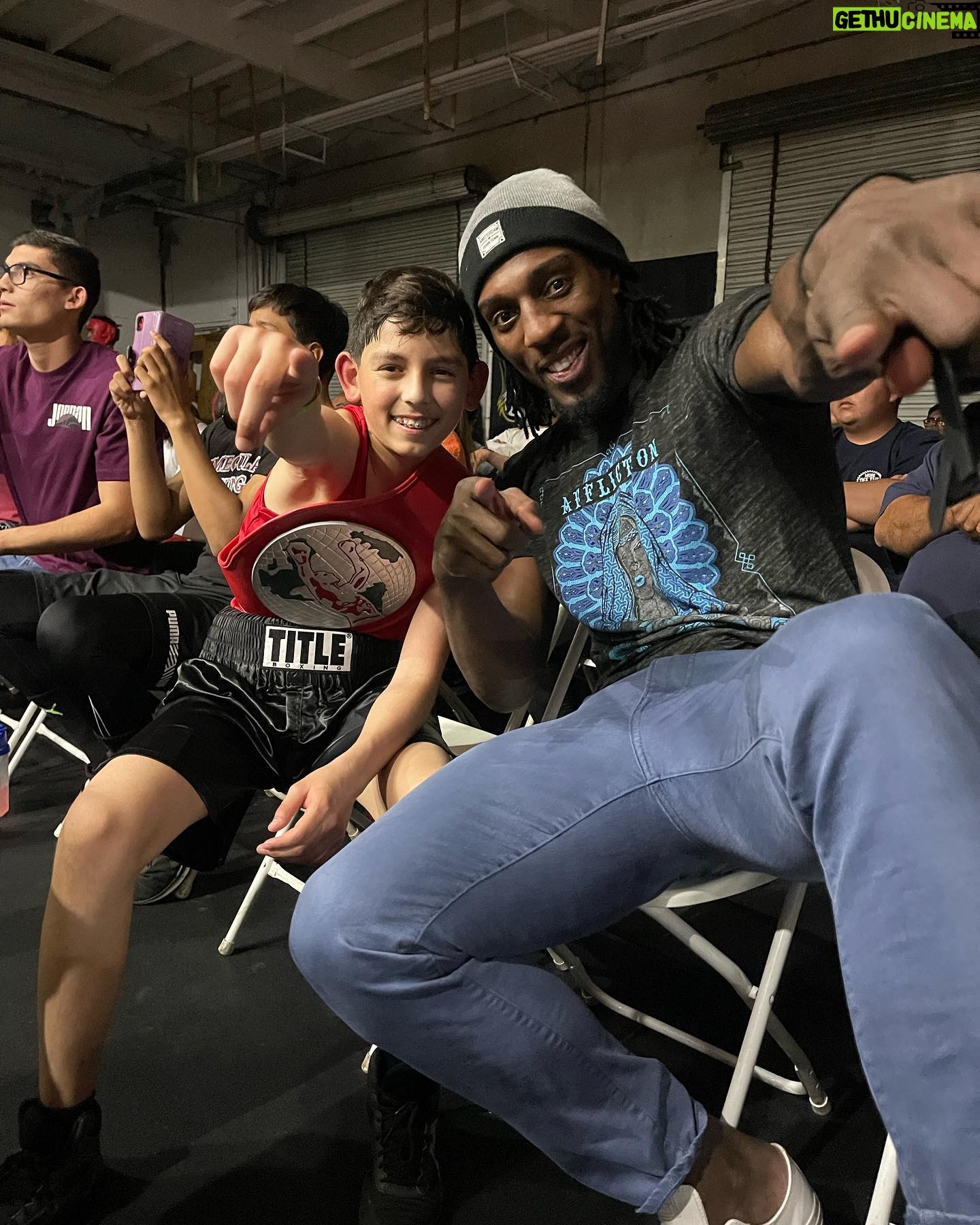 Phil Davis - 560 Likes - Me and the Champ👊
