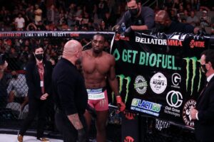 Phil Davis Instagram - Thank you to all the people that make these moments happen. 

.

.

.

.

.

.
.
.
#mmatraining #mmafitness #fitnessgym #bellatormma #fitnesspageforall #mmaworld #fitnessclub #fightlife #fighterlife #mmawrestling #wrestling #psuwrestling
#monsterenergy
#successfulmindset