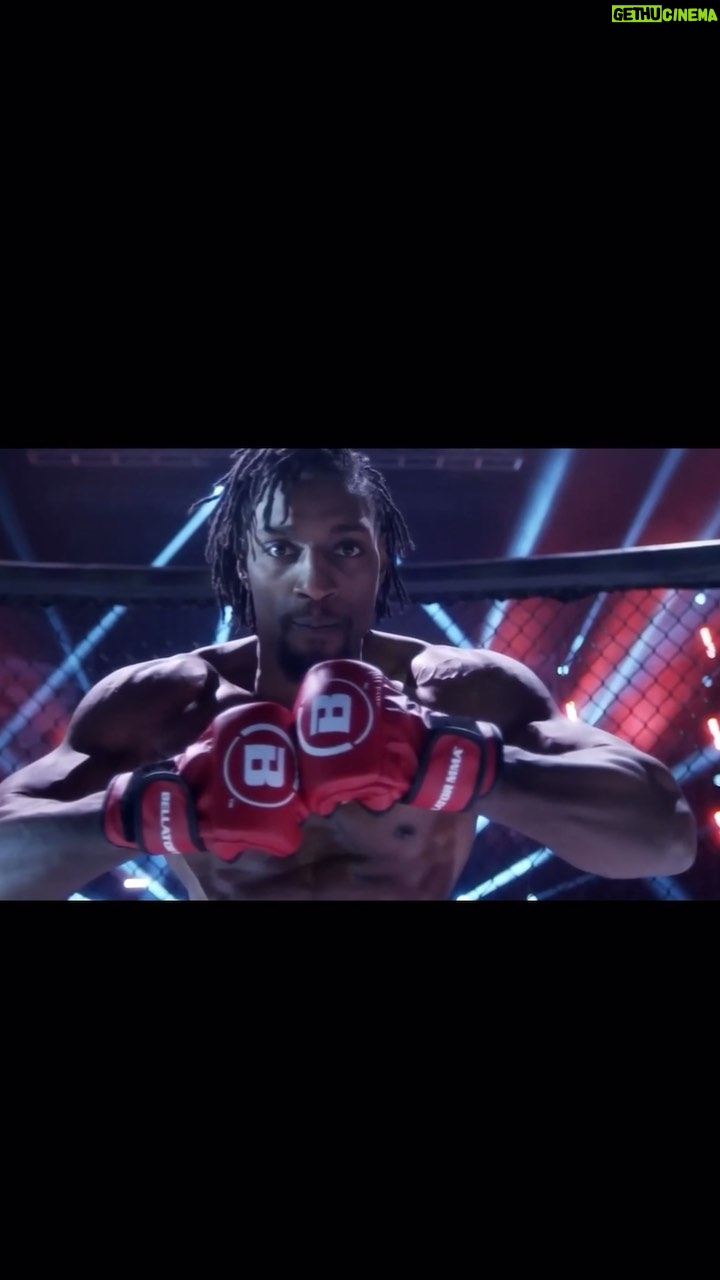Phil Davis - 692 Likes - @monsterenergy @monsterhydro @bellatormma @aztecasdboxingclub
.
.
.
.
.
#mmatraining #mmafitness #fitnessgym #fitnesspageforall #fitnessclub #fightlife #fighterlife #successfulmindset