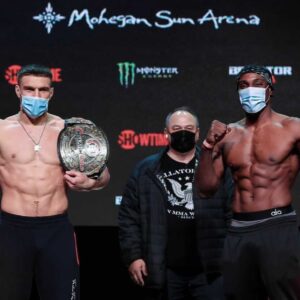 Phil Davis Instagram - Weigh ins are over. Now it’s time to eat! 
#bellator257 ....

.

.

.

.

.

#mainevent #fighter #fightlife #allornothing
#eyeofthetiger #beastmode #psualumni #psuwrestling