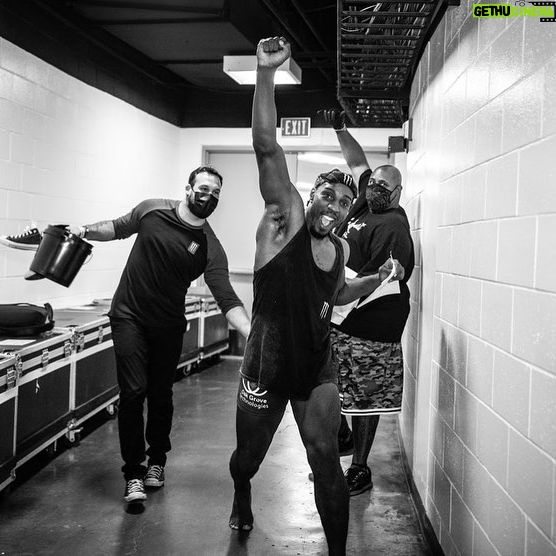 Phil Davis - 3.2K Likes - Full time clowns 🤡 #bellator266. 📸 @thefoxidentity
.
.
.
.
.
.
.
.
#mmatraining #mmafitness #fitnessgym #bellatormma #fitnesspageforall #mmaworld #fitnessclub #fightlife #fighterlife #mmawrestling #wrestling #psuwrestling
#monsterenergy
#successfulmindset