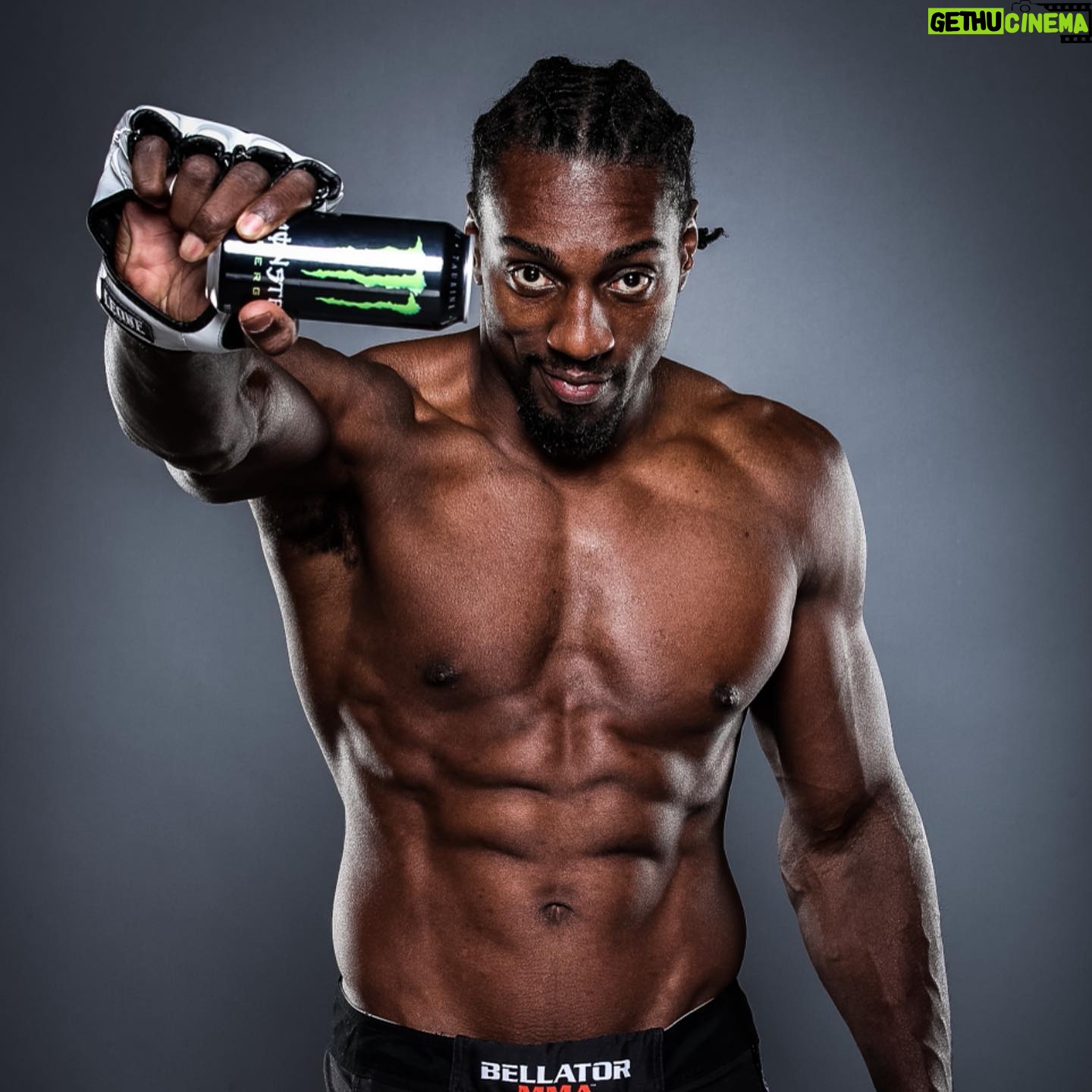 Phil Davis - 1.6K Likes - 2 DAYS!!!👊 Almost time to get into the ring!! Go get yourself a MONSTER!
.
.
.
.
.
.
#mmatraining #mmafitness #fitnessgym #fitnesspageforall #fitnessclub #fightlife #fighterlife #successfulmindset