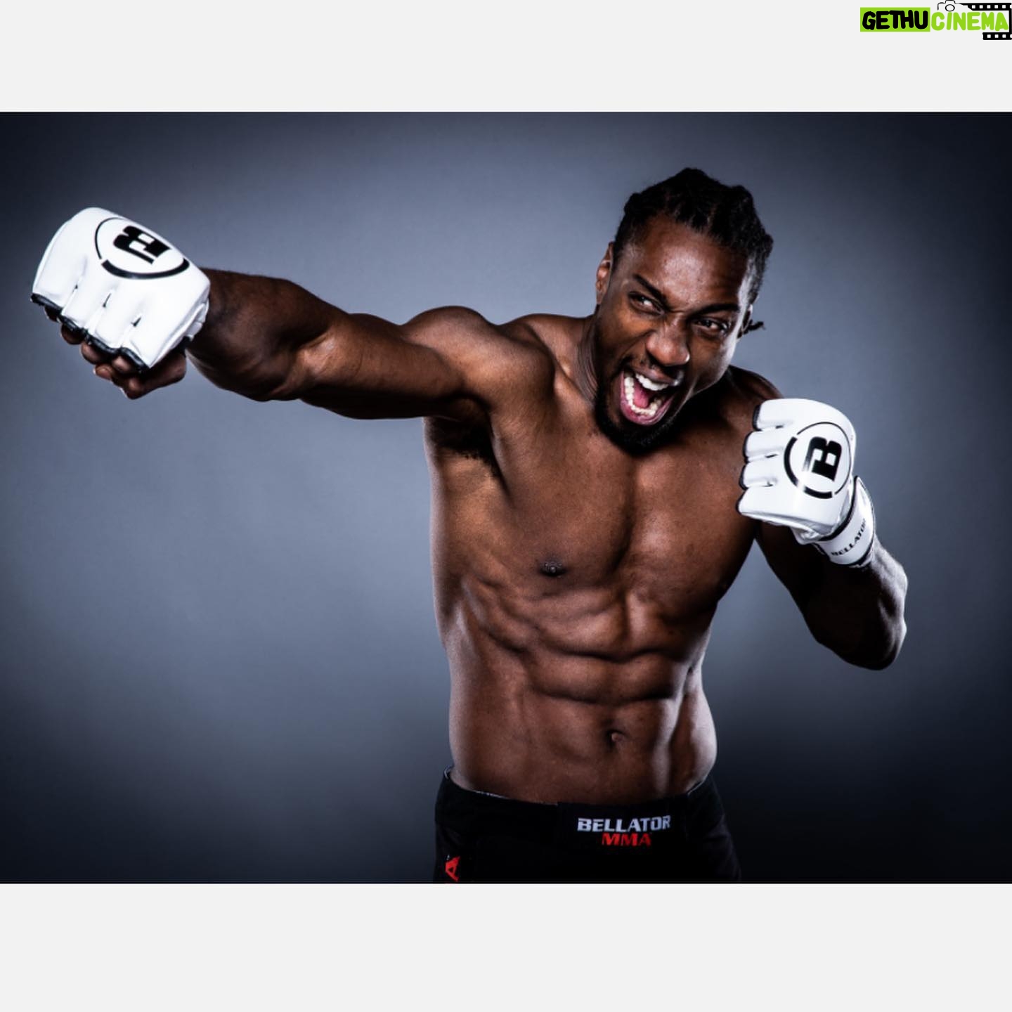 Phil Davis - 1.6K Likes - 2 DAYS!!!👊 Almost time to get into the ring!! Go get yourself a MONSTER!
.
.
.
.
.
.
#mmatraining #mmafitness #fitnessgym #fitnesspageforall #fitnessclub #fightlife #fighterlife #successfulmindset