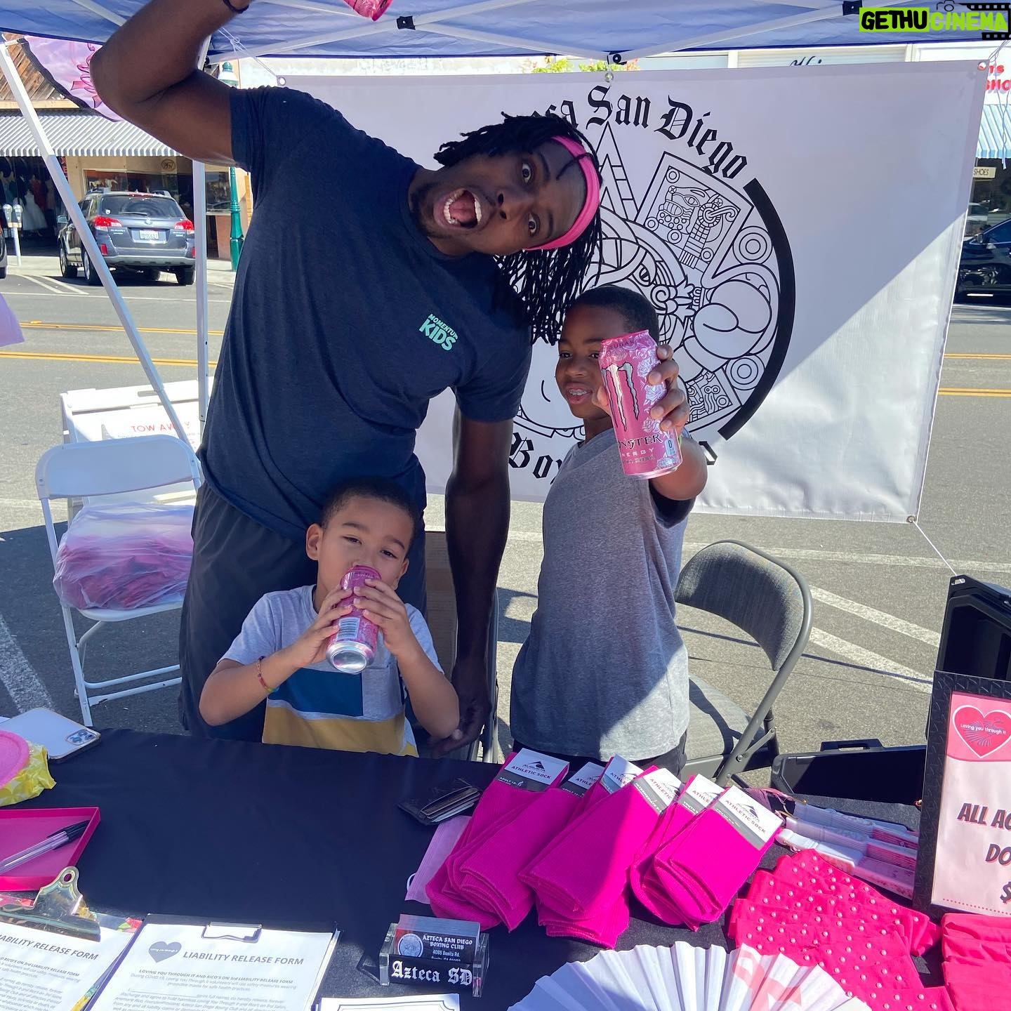 Phil Davis - 700 Likes - Big thank you to everyone who donated a beautiful Sunday afternoon to walk for our sistas. Special thank you to @ricoson3rd_thesalon for hosting a great event. Be blessed 👊🏾.
.
.
.
.
.
.
.
.
#mmatraining #mmafitnesstraining #cancerwalk #pink #pinkribbon #fightcancer
