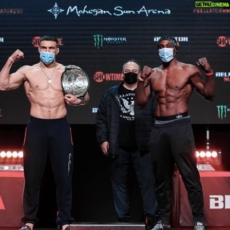 Phil Davis - 1.6K Likes - Getting close to fight time! LET’S DO THIS!👊
.
.
.
.
.
#mmatraining #mmafitness #fitnessgym #fitnesspageforall #fitnessclub #fightlife #fighterlife #successfulmindset
