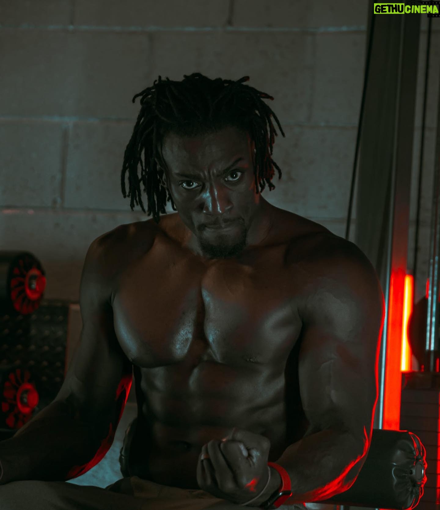 Phil Davis - 864 Likes - 1 WEEK UNTIL IT’S GO TIME! DON’T SLEEP ON ME! 💪
@deadly.rythm
.
.
.
.
.
.
#mmatraining #mmafitness #fitnessgym #fitnesspageforall #fitnessclub #fightlife #fighterlife #successfulmindset