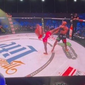 Phil Davis Instagram - Getting closer and closer, Can’t wait to get hyped up like this again!!! 3 Days!

.
.
.
.
#mmatraining #mmafitness #fitnessgym #fitnesspageforall #fitnessclub #fightlife #fighterlife #successfulmindset #monsterenergy