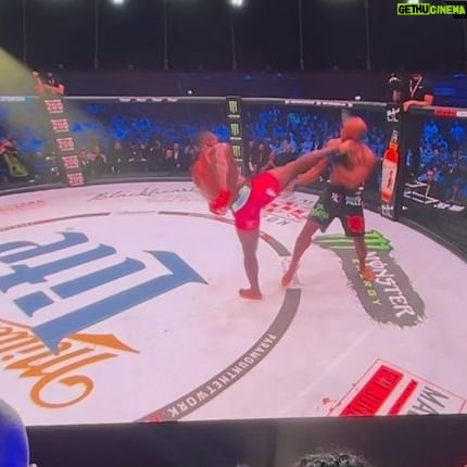 Phil Davis - 1K Likes - Getting closer and closer, Can’t wait to get hyped up like this again!!! 3 Days!
.
.
.
.
#mmatraining #mmafitness #fitnessgym #fitnesspageforall #fitnessclub #fightlife #fighterlife #successfulmindset #monsterenergy