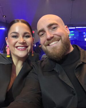 Phil Roy Instagram - Amour, amitié, famille, blagues et boites de déménagement…2023 quoi!