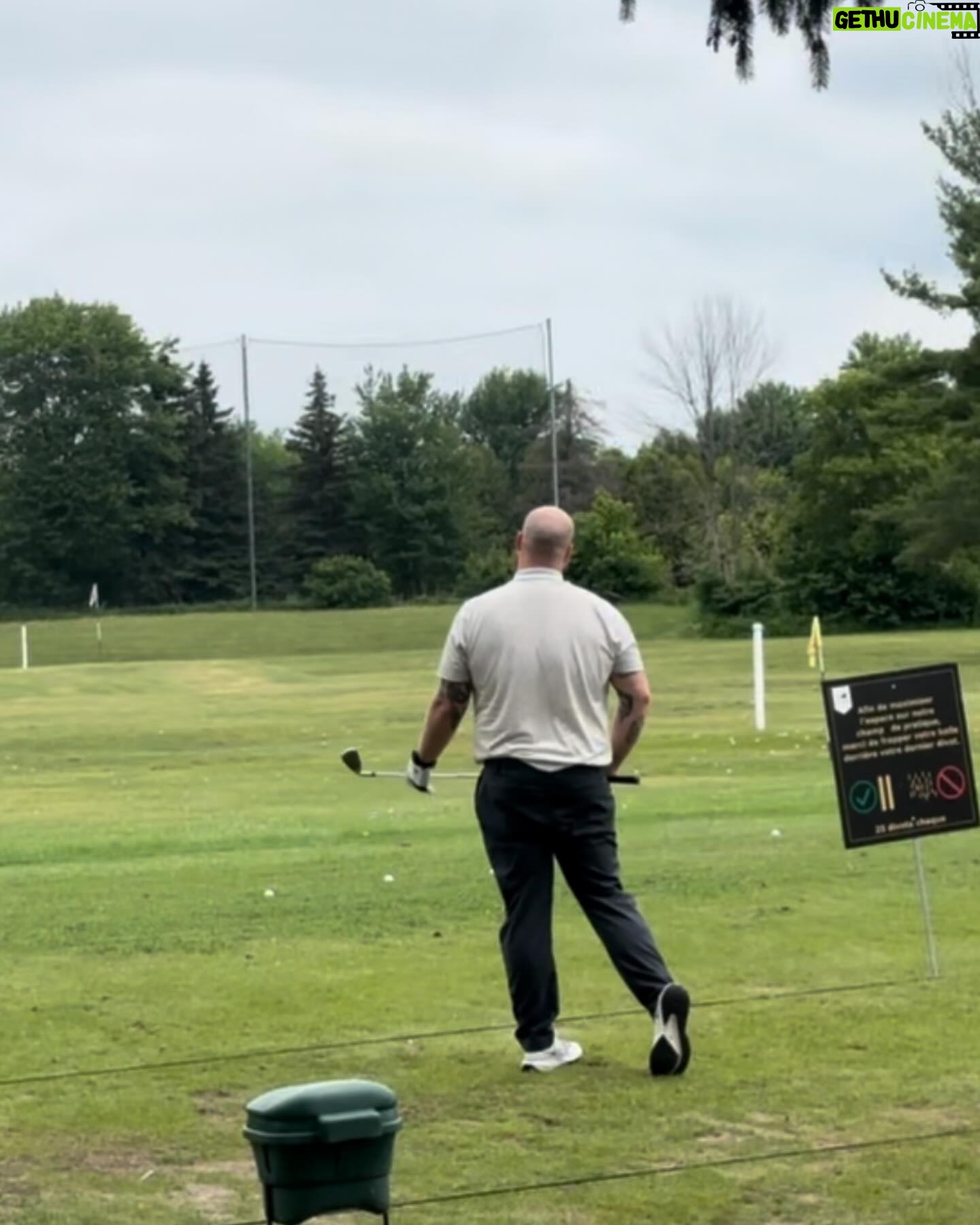 Phil Roy - 1.8K Likes - Jardinage, apprendre le golf pis des humains en or! À date l’été c’est passionnant! #swingtaslice #jardinetonjardin #radioradio #bardeauxmaispasbrigitte #lanouvellepassiongolf