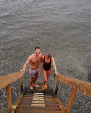 Phil Torres Instagram - Merry Christmas! We had a cold plunge and sauna and family-filled day, hope you all are enjoying the holiday season wherever you are 🎄🙏🏼
