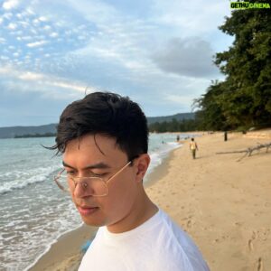 Phil Wang Instagram - Found out why they call it THAI-land (they eat a lot of Thai food there) 🇹🇭🐖🏝️🚤