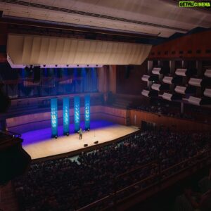 Phil Wang Instagram - Spring leg of Wang in There, Baby done! Thanks to everyone who came. Every show a privilege and delight. Big up my superb support acts @pierrenovellie and @fatiha.elghorri. And my adoring gratitude to @pbrownllan who managed the *heck* out of the whole thing. And of course @avaloncomedy for getting everything together behind the scenes.

I’m back on tour in the autumn, when we’ll all have heard ‘Padam Padam’ 3,546,000 times. Some new places, some triumphant returns. Check out my website to see if I’m coming at you 
🍂🎙️👲🏻