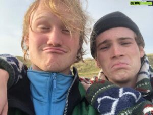 Philip Froissant Instagram - @sammy.scheuritzel and me rehearsing our epic fight scene that didn’t make it into the movie due to unfortunate circumstances 

5days to go!!! Schwarze Insel @netflixde 

#schwarzeinsel #netflixde #sammyscheuritzelwasmyfirstlove #moviebestie