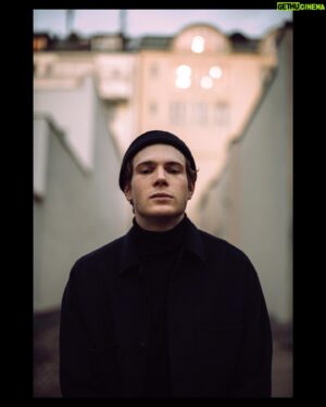 Philip Froissant Instagram - @joelistdort hat letzte Woche seine neue Leica getestet 🔥

#portrait #actor #munich