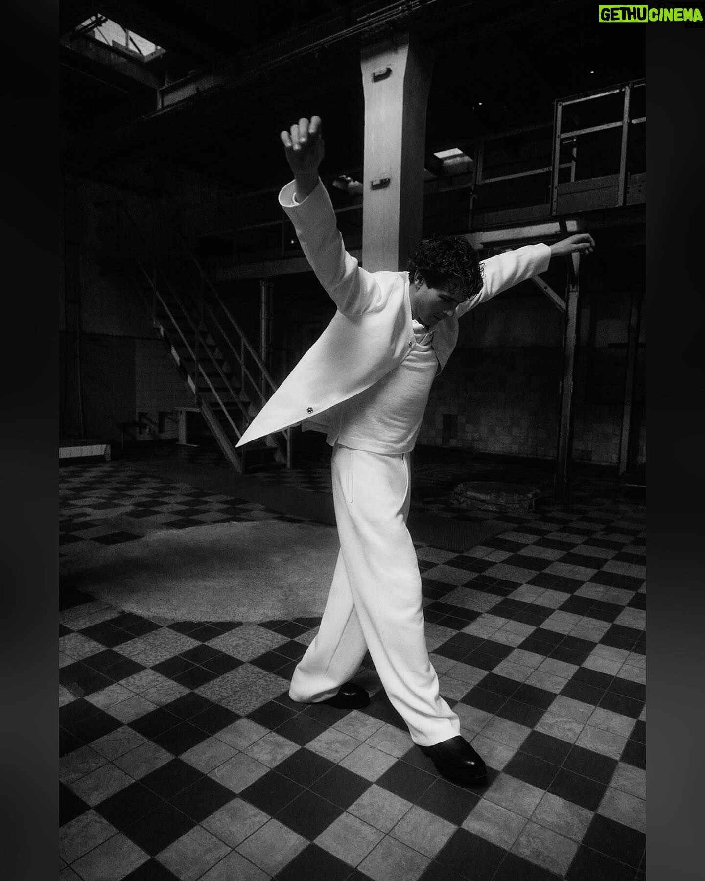 Philip Froissant - 2.7K Likes - @icon.magazin Mr. Icon pt 2 #mricon #april
🖤🤍
Photo @alex_wtb
Styling @daniel.sartore
Hair Make-Up with @labiosthetiqueparis @joerg_oppermann @maja__botic
Production @repberlin
Ac @lexi.gundlack@sebastian.eichelberger