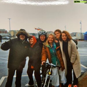 Philip Froissant Instagram - CrewLove. Miss you guys!
@alice.dwyer 
@mercedes_mue 
@lieselotte.voss 
#sammyscheuritzel 
#miguelalexandre 
@netflixde 
#schwarzeinsel #blackisland #netflix 

Foto: Lieselotte Voss