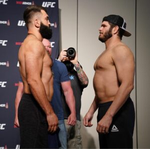 Philipe Lins Instagram - Amanhã é dia de colocar todo trabalho feito em prática!!! Conto com a torcida de todos 👊 🇺🇸 Tomorrow is the day to put all the work done into practice!!! Let’s go 💪 📺 @espn @canalcombate 
#ufc #ufcbrasil #ufcfn #espn #espnplus #canalcombate #keepgoing #nevergiveup