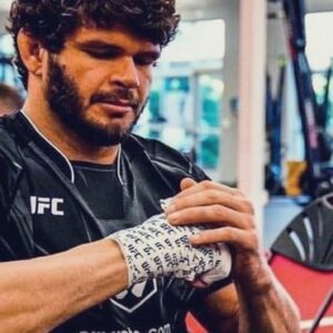 Philipe Lins Instagram - #throwback for those who believe that everything is possible 🇺🇸 

#tbt para todos aqueles que acreditam que é possível chegar lá não importa o tamanho do seu sonho 🇧🇷

#ufc #mma #teamlins #everythingispossible #keepgoing 
#nevergiveup