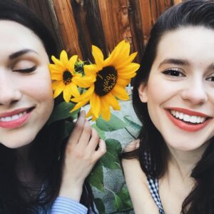 Philippa Coulthard Instagram - 🌻🌻🌻 @smoregrace