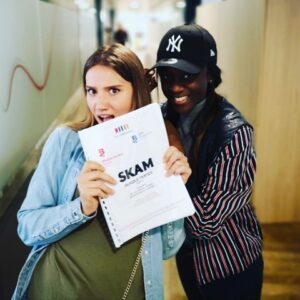Philippine Stindel Instagram - Quand tu fais la suite #retrouvailles @skamlaserie #EnBombe #ayé #saison3 #saison4 😍😎🤩