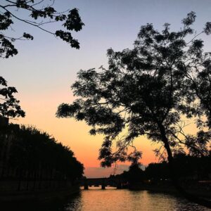 Philippine Stindel Instagram - #quaideseine #coucherdesoleil🌅