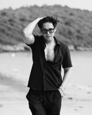 Phromphiriya Thongputtaruk Instagram - 🖤