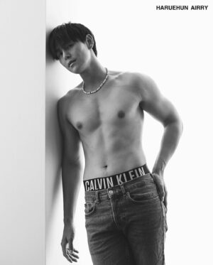 Phromphiriya Thongputtaruk Instagram - 🖤 

📸 @haruehun_airry