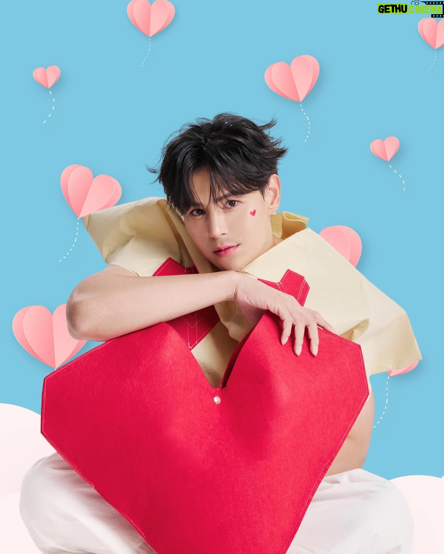 Phromphiriya Thongputtaruk - 11.5K Likes - Will you be my Valentine? 🌹
Photo @peerawat.production
Make up @homeless_makeupb
Hair @phkhomr
Stylist @iamsoontorn24
Clothes @champchawan
Asst @noomniiiiiiiiiiiii