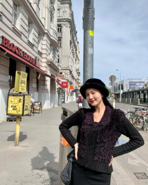 Phunthida Phairuangkij Instagram - 💂‍♀️😊