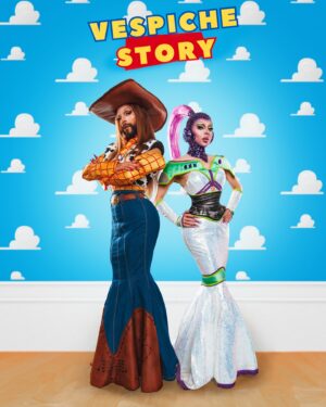 Piche Instagram - Si je vous dit : «  Vers l’infini et … «  ou encore «  J’ai un serpent dans … «  
vous me répondez ? 

VESPICHE évidemment . 

Vous avez dit camp couture pour la finale ce soir de @dragrace_france saison 3 ? 
Non mais on la fait quand même 👀

Est-ce qu’on est FAN de toys story ? Non ( un peu quand même en vrai 🥲 ) Mais on voulait surtout un duo qui célèbre notre story de la même manière que l’on se célèbre toutes les deux à chaque occasion que l’on a ❤️ 

Pour toujours sur la même étagère ma sœur ❤️

Tenue incroyable par @geoffreymingot 

Photo par le meilleur @thefrenchbeautyboy

Nails @nail_artist_bymama
