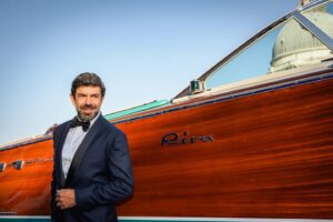 Pierfrancesco Favino Instagram - In vista di nuove rotte con @davidbeckham 

@rivayacht 
@ferrettigroup 
#riva180th

Grazie al mio amico Alberto Galassi