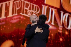 Piero Barone Instagram - Grazie per aver seguito ieri sera la seconda puntata di Tutti Per Uno dall’arena di Verona. Ci vediamo martedì prossimo per la terza serata! 
#TuttiPerUno