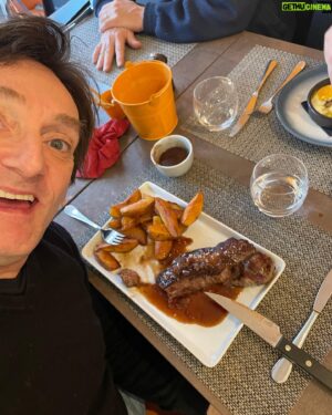 Pierre Palmade Instagram - Une bonne pièce de bœuf avant une bonne pièce de théâtre !😃